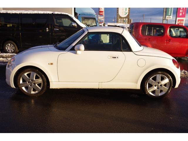 コペン ２ｎｄアニバーサリーエディション　ＨＩＤ　キーレスエントリー　シートヒーター　ＭＴ　ＡＢＳ　ＣＤ　Ｂｌｕｅｔｏｏｔｈ　アルミホイール　衝突安全ボディ　エアコン　パワーステアリング　パワーウィンドウ（15枚目）