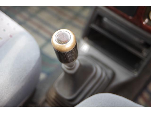 ミラ CD 4WD 社外マフラー 5MT 衝突安全ボディ エアコン パワーステアリング パワーウィンドウ 運転席エアバッグ 助手席エアバッグ(6枚目)