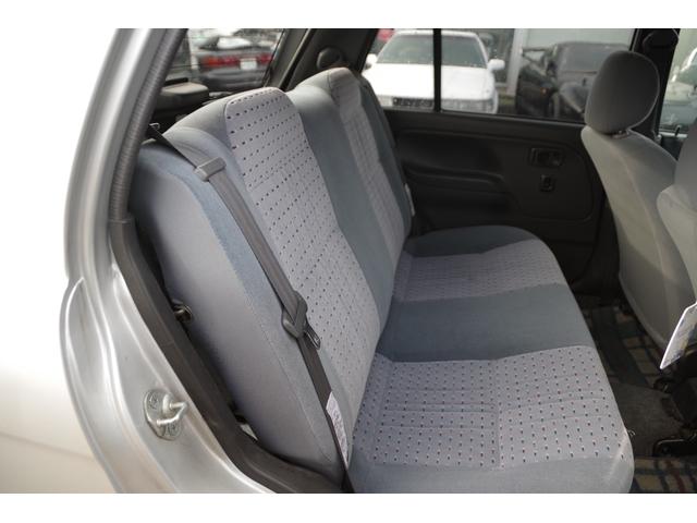 ミラ CD 4WD 社外マフラー 5MT 衝突安全ボディ エアコン パワーステアリング パワーウィンドウ 運転席エアバッグ 助手席エアバッグ(11枚目)