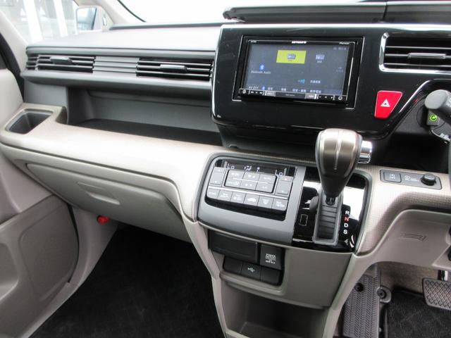 ステップワゴン Ｂ　ホンダセンシング　４ＷＤ　ＥＴＣ　バックカメラ　ナビ　Ｂｌｕｅｔｏｏｔｈ　ＵＳＢ　クリアランスソナー　レーダークルーズコントロール　衝突被害軽減システム　片側電動スライドドア　キーレス　横滑防止装置　ワイパーデアイサー（11枚目）