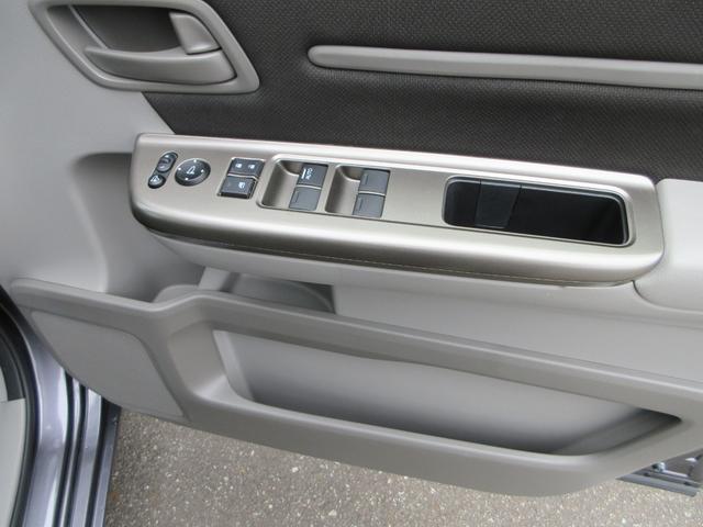 ステップワゴン Ｂ　ホンダセンシング　４ＷＤ　ＥＴＣ　バックカメラ　ナビ　Ｂｌｕｅｔｏｏｔｈ　ＵＳＢ　クリアランスソナー　レーダークルーズコントロール　衝突被害軽減システム　片側電動スライドドア　キーレス　横滑防止装置　ワイパーデアイサー（13枚目）