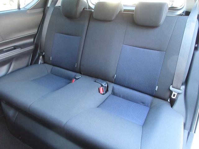 アクア Ｓ　ＥＴＣ　バックカメラ　ナビ　キーレス　アイドリングストップ　盗難防止システム　ＣＤ　Ｂｌｕｅｔｏｏｔｈ　横滑り防止装置　トラクションコントロール　オートＡＣ（27枚目）