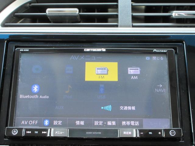 シャトル ハイブリッド　ホンダセンシング　ＥＴＣ　ナビ　Ｂｌｕｅｔｏｏｔｈ　ＤＶＤ　レーダークルーズコントロール　レーンアシスト　衝突被害軽減システム　スマートキー　盗難防止システム　横滑り防止装置　トラクションコントロール　オートＡＣ（4枚目）