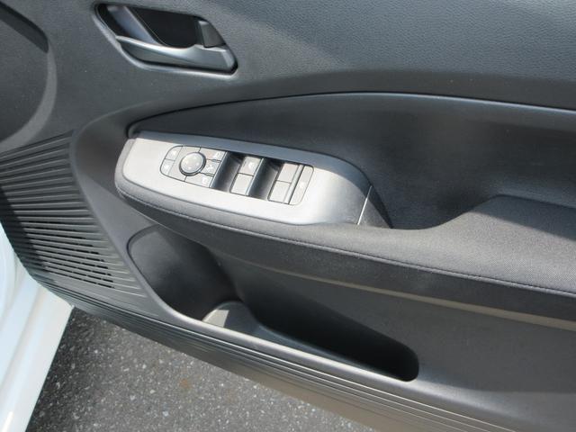 ノート Ｓ　ナビ　バックカメラ　Ｂｌｕｅｔｏｏｔｈ　クリアランスソナー　衝突被害軽減システム　横滑り防止装置　トラクションコントロール　オートライト　ＤＶＤ　ＵＳＢ　ＥＴＣ　ワイパーデアイサー　ドライブレコーダー（11枚目）