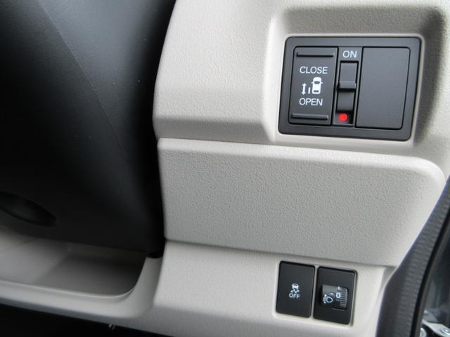 Ｎ－ＢＯＸ ベースグレード　４ＷＤ　バックカメラ　ナビ　フルセグＴＶ　ＤＶＤ　Ｂｌｕｅｔｏｏｔｈ　ＵＳＢ　クリアランスソナー　レーダークルーズコントロール　衝突被害軽減システム　ＬＥＤヘッドランプ　シートヒーター　スマートキー（11枚目）