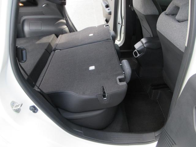 ノート Ｓ　ＦＯＵＲ　４ＷＤ　衝突被害軽減システム　ナビ　バックカメラ　Ｂｌｕｅｔｏｏｔｈ　ＤＶＤ　ＵＳＢ　ＥＴＣ　クリアランスソナー　スマートキー　シートヒーター　ステアリングヒーター　ワイパーデアイサー（32枚目）