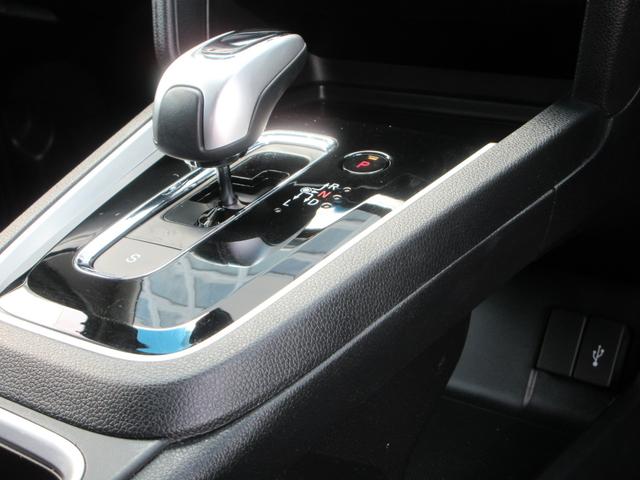 シャトル ハイブリッド　ホンダセンシング　ＥＴＣ　バックカメラ　ナビ　ＤＶＤ　ＵＳＢ　レーダークルーズクルーズコントロール　レーンアシスト　衝突被害軽減システム　スマートキー　盗難防止システム　横滑り防止装置　トラクションコントロール（7枚目）