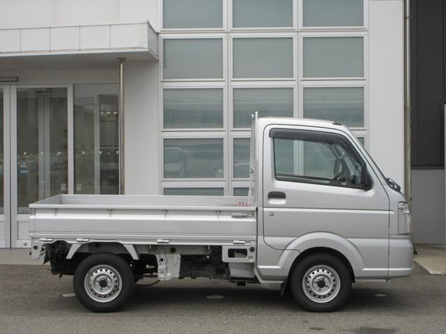 キャリイトラック ＫＣエアコン・パワステ　４ＷＤ　５ＭＴ　ラジオ　エアコン　パワーステアリング　運転席エアバッグ　助手席エアバッグ　ＡＢＳ　ドアバイザー（3枚目）