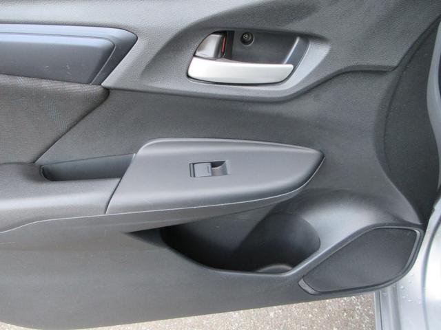 シャトル ハイブリッド　ホンダセンシング　ＥＴＣ　バックカメラ　ナビ　Ｂｌｕｅｔｏｏｔｈ　ＣＤ　ＵＳＢ　ＡＵＸ　レーダークルーズコントロール　衝突被害軽減システム　スマートキー　横滑防止装置　トラクションコントロール（36枚目）