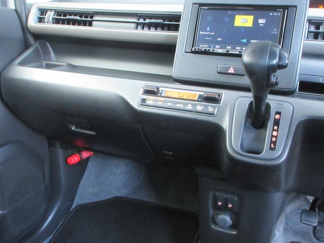 ワゴンR ハイブリッドFX 4WD ETC バックカメラ ナビ DVD Bluetooth USB リヤソナー 衝突被害軽減システム スマートキー シートヒーター 横滑り防止装置 トラクションコントロール ドライブレコーダー(3枚目)