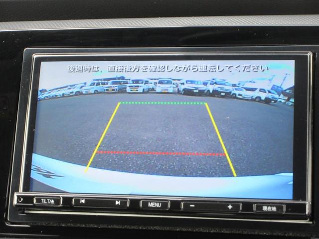 フィット ｅ：ＨＥＶベーシック　４ＷＤ　ＥＴＣ　バックカメラ　クリアランスソナー　ナビ　Ｂｌｕｅｔｏｏｔｈ　ＵＳＢ　レーダークルーズコントロール　衝突被害軽減システム　ＬＥＤヘッドライト　ワイパーデアイサー　ドライブレコーダー（6枚目）