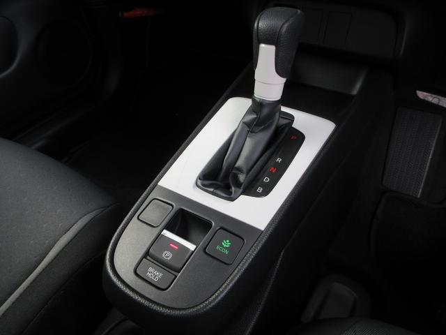 フィット ｅ：ＨＥＶベーシック　４ＷＤ　ＥＴＣ　バックカメラ　クリアランスソナー　ナビ　Ｂｌｕｅｔｏｏｔｈ　ＵＳＢ　レーダークルーズコントロール　衝突被害軽減システム　ＬＥＤヘッドライト　ワイパーデアイサー　ドライブレコーダー（9枚目）