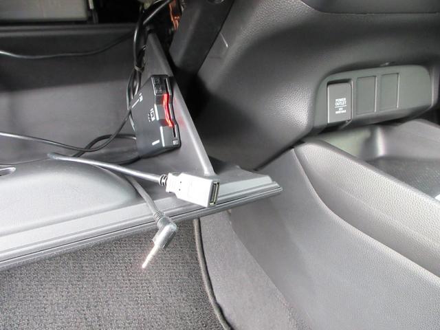 フィット ｅ：ＨＥＶベーシック　４ＷＤ　ＥＴＣ　バックカメラ　クリアランスソナー　ナビ　Ｂｌｕｅｔｏｏｔｈ　ＵＳＢ　レーダークルーズコントロール　衝突被害軽減システム　ＬＥＤヘッドライト　ワイパーデアイサー　ドライブレコーダー（11枚目）