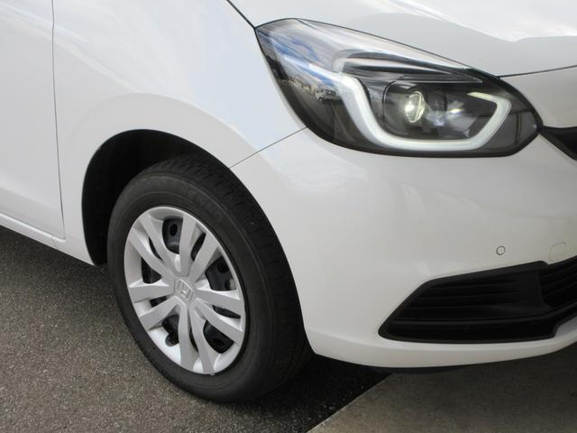 フィット ｅ：ＨＥＶベーシック　４ＷＤ　ＥＴＣ　バックカメラ　クリアランスソナー　ナビ　Ｂｌｕｅｔｏｏｔｈ　ＵＳＢ　レーダークルーズコントロール　衝突被害軽減システム　ＬＥＤヘッドライト　ワイパーデアイサー　ドライブレコーダー（19枚目）