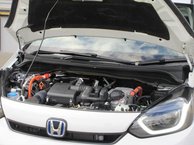 フィット ｅ：ＨＥＶベーシック　４ＷＤ　ＥＴＣ　バックカメラ　クリアランスソナー　ナビ　Ｂｌｕｅｔｏｏｔｈ　ＵＳＢ　レーダークルーズコントロール　衝突被害軽減システム　ＬＥＤヘッドライト　ワイパーデアイサー　ドライブレコーダー（21枚目）