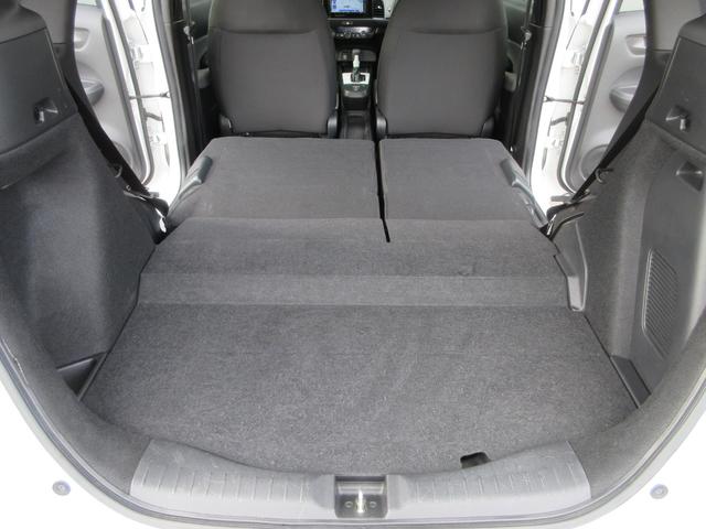 フィット ｅ：ＨＥＶベーシック　４ＷＤ　ＥＴＣ　バックカメラ　クリアランスソナー　ナビ　Ｂｌｕｅｔｏｏｔｈ　ＵＳＢ　レーダークルーズコントロール　衝突被害軽減システム　ＬＥＤヘッドライト　ワイパーデアイサー　ドライブレコーダー（24枚目）