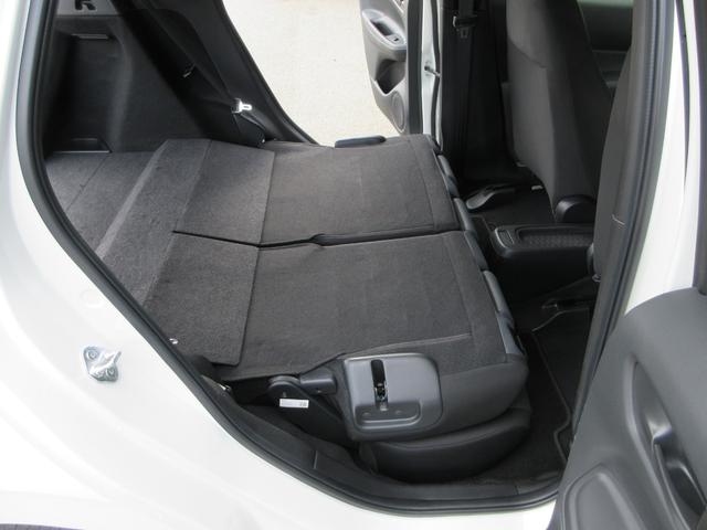 フィット ｅ：ＨＥＶベーシック　４ＷＤ　ＥＴＣ　バックカメラ　クリアランスソナー　ナビ　Ｂｌｕｅｔｏｏｔｈ　ＵＳＢ　レーダークルーズコントロール　衝突被害軽減システム　ＬＥＤヘッドライト　ワイパーデアイサー　ドライブレコーダー（25枚目）