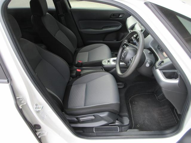 フィット ｅ：ＨＥＶベーシック　４ＷＤ　ＥＴＣ　バックカメラ　クリアランスソナー　ナビ　Ｂｌｕｅｔｏｏｔｈ　ＵＳＢ　レーダークルーズコントロール　衝突被害軽減システム　ＬＥＤヘッドライト　ワイパーデアイサー　ドライブレコーダー（26枚目）