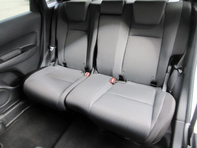 フィット ｅ：ＨＥＶベーシック　４ＷＤ　ＥＴＣ　バックカメラ　クリアランスソナー　ナビ　Ｂｌｕｅｔｏｏｔｈ　ＵＳＢ　レーダークルーズコントロール　衝突被害軽減システム　ＬＥＤヘッドライト　ワイパーデアイサー　ドライブレコーダー（30枚目）