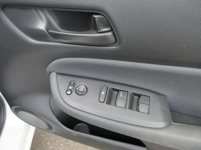 フィット ｅ：ＨＥＶベーシック　４ＷＤ　ＥＴＣ　バックカメラ　クリアランスソナー　ナビ　Ｂｌｕｅｔｏｏｔｈ　ＵＳＢ　レーダークルーズコントロール　衝突被害軽減システム　ＬＥＤヘッドライト　ワイパーデアイサー　ドライブレコーダー（37枚目）