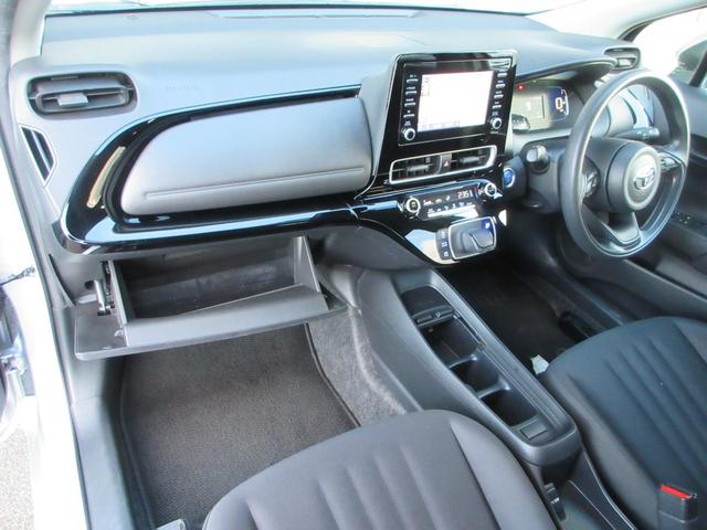 アクア X 4WD ETC バックカメラ ナビ Bluetooth USB レーダークルーズコントロール 衝突被害軽減システム LEDヘッドランプ 100V電源 ワイパーデアイサー ドライブレコーダー(10枚目)