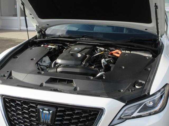 クラウンハイブリッド Ｓ　Ｃパッケージ　Ｆｏｕｒ　衝突被害軽減システム　ＥＴＣ　全方位カメラ　パーキングアシスト　ナビ　フルセグＴＶ　Ｂｌｕｅｔｈｏｏｔ　ＤＶＤ　ＵＳＢ　１００Ｖ電源　パワーシートヒーター　ステアリングヒーター　ＬＥＤヘッドライト（19枚目）