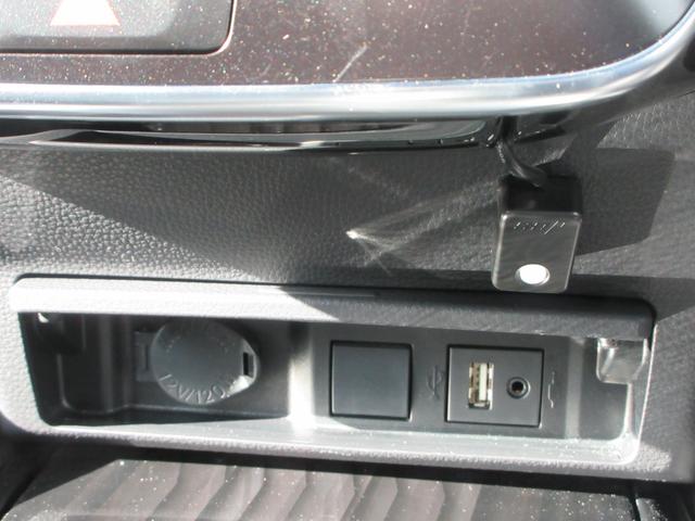 クラウンハイブリッド Ｓ　Ｃパッケージ　Ｆｏｕｒ　衝突被害軽減システム　ＥＴＣ　全方位カメラ　パーキングアシスト　ナビ　フルセグＴＶ　Ｂｌｕｅｔｈｏｏｔ　ＤＶＤ　ＵＳＢ　１００Ｖ電源　パワーシートヒーター　ステアリングヒーター　ＬＥＤヘッドライト（34枚目）