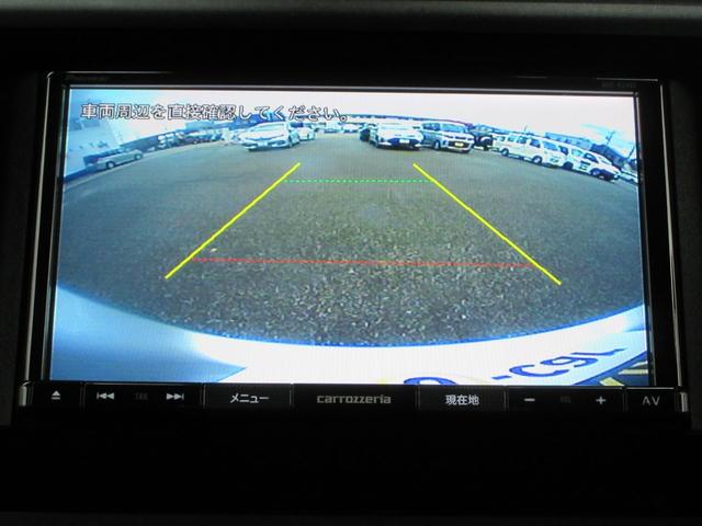 バックカメラも付いています。駐車の時に便利なのはもちろんの事、後方死角にいる子供たちに気が付くことができるので安心安全ですね