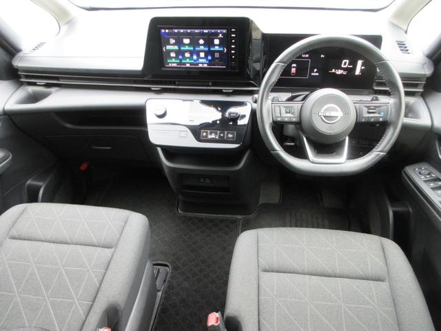 セレナ ＸＶ　４ＷＤ　衝突被害軽減システム　バックカメラ　ナビ　フルセグＴＶ　Ｂｌｕｅｔｏｏｔｈ　ＵＳＢ　プロパイロット　ＥＴＣ　シートヒーター　ハンズフリードア　ＬＥＤヘッドライト　ステアリングヒーター（2枚目）