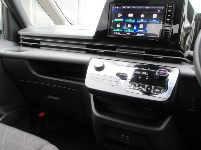 セレナ ＸＶ　４ＷＤ　衝突被害軽減システム　バックカメラ　ナビ　フルセグＴＶ　Ｂｌｕｅｔｏｏｔｈ　ＵＳＢ　プロパイロット　ＥＴＣ　シートヒーター　ハンズフリードア　ＬＥＤヘッドライト　ステアリングヒーター（22枚目）