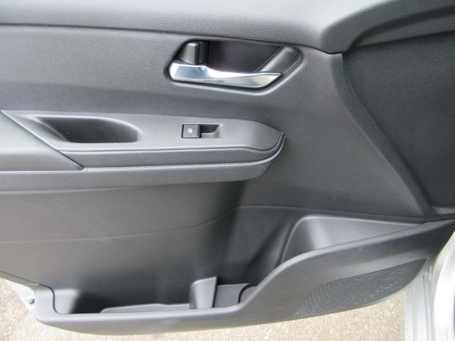 セレナ ＸＶ　４ＷＤ　衝突被害軽減システム　バックカメラ　ナビ　フルセグＴＶ　Ｂｌｕｅｔｏｏｔｈ　ＵＳＢ　プロパイロット　ＥＴＣ　シートヒーター　ハンズフリードア　ＬＥＤヘッドライト　ステアリングヒーター（33枚目）