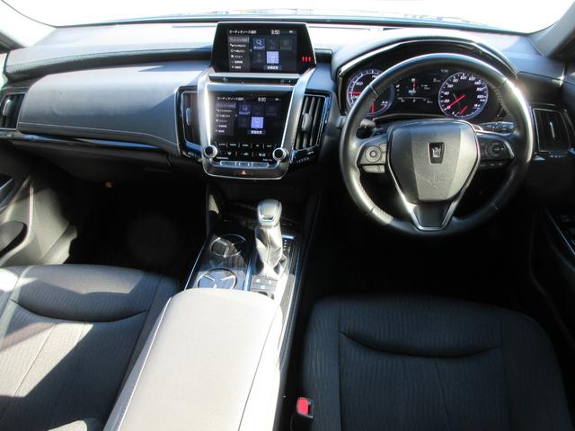 クラウンハイブリッド Ｓ　Ｃパッケージ　Ｆｏｕｒ　衝突被害軽減システム　ＥＴＣ　ナビ　フルセグＴＶ　Ｂｌｕｅｔｈｏｏｔ　ＤＶＤ　ＵＳＢ　１００Ｖ電源　パワーシートヒーター　ステアリングヒーター　ＬＥＤヘッドライト　リモートスタート　ワイパーデアイサー（2枚目）