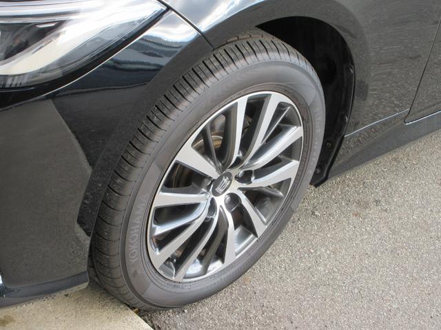 クラウンハイブリッド Ｓ　Ｃパッケージ　Ｆｏｕｒ　衝突被害軽減システム　ＥＴＣ　ナビ　フルセグＴＶ　Ｂｌｕｅｔｈｏｏｔ　ＤＶＤ　ＵＳＢ　１００Ｖ電源　パワーシートヒーター　ステアリングヒーター　ＬＥＤヘッドライト　リモートスタート　ワイパーデアイサー（19枚目）