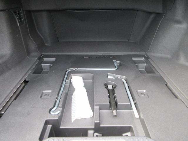 クラウンハイブリッド Ｓ　Ｃパッケージ　Ｆｏｕｒ　衝突被害軽減システム　ＥＴＣ　ナビ　フルセグＴＶ　Ｂｌｕｅｔｈｏｏｔ　ＤＶＤ　ＵＳＢ　１００Ｖ電源　パワーシートヒーター　ステアリングヒーター　ＬＥＤヘッドライト　リモートスタート　ワイパーデアイサー（43枚目）