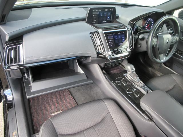 クラウンハイブリッド Ｓ　Ｃパッケージ　Ｆｏｕｒ　衝突被害軽減システム　ＥＴＣ　ナビ　フルセグＴＶ　Ｂｌｕｅｔｈｏｏｔ　ＤＶＤ　ＵＳＢ　１００Ｖ電源　パワーシートヒーター　ステアリングヒーター　ＬＥＤヘッドライト　リモートスタート　ワイパーデアイサー（44枚目）