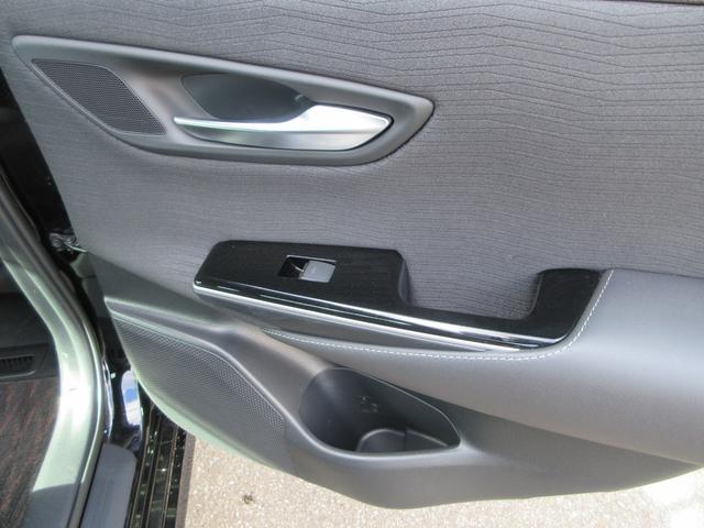 クラウンハイブリッド Ｓ　Ｃパッケージ　Ｆｏｕｒ　衝突被害軽減システム　ＥＴＣ　ナビ　フルセグＴＶ　Ｂｌｕｅｔｈｏｏｔ　ＤＶＤ　ＵＳＢ　１００Ｖ電源　パワーシートヒーター　ステアリングヒーター　ＬＥＤヘッドライト　リモートスタート　ワイパーデアイサー（45枚目）