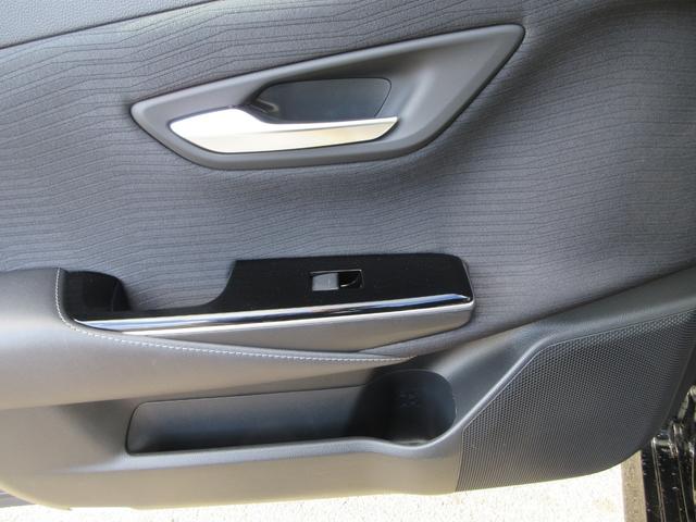 クラウンハイブリッド Ｓ　Ｃパッケージ　Ｆｏｕｒ　衝突被害軽減システム　ＥＴＣ　ナビ　フルセグＴＶ　Ｂｌｕｅｔｈｏｏｔ　ＤＶＤ　ＵＳＢ　１００Ｖ電源　パワーシートヒーター　ステアリングヒーター　ＬＥＤヘッドライト　リモートスタート　ワイパーデアイサー（47枚目）