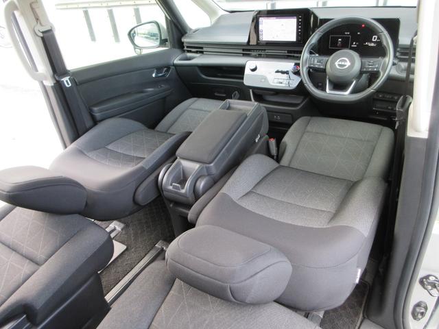 セレナ ＸＶ　４ＷＤ　衝突被害軽減システム　バックカメラ　ナビ　フルセグＴＶ　Ｂｌｕｅｔｏｏｔｈ　ＵＳＢ　プロパイロット　ＥＴＣ　シートヒーター　ハンズフリードア　ＬＥＤヘッドライト　ステアリングヒーター（47枚目）