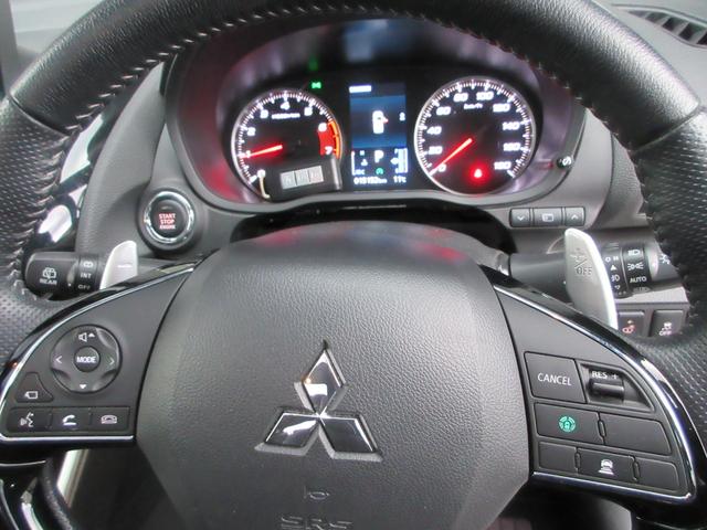 エクリプスクロス ブラックエディション　４ＷＤ　衝突被害軽減システム　ナビ　全方位カメラ　フルセグＴＶ　Ｂｌｕｅｔｏｏｔｈ　ＵＳＢ　レーダークルーズコントロール　電動リヤゲート　パワーシートヒーター　ステアリングヒーター　サンルーフ（3枚目）