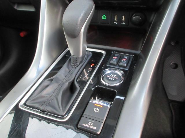 エクリプスクロス ブラックエディション　４ＷＤ　衝突被害軽減システム　ナビ　全方位カメラ　フルセグＴＶ　Ｂｌｕｅｔｏｏｔｈ　ＵＳＢ　レーダークルーズコントロール　電動リヤゲート　パワーシートヒーター　ステアリングヒーター　サンルーフ（9枚目）