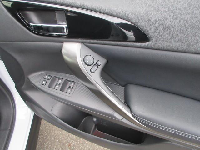 エクリプスクロス ブラックエディション　４ＷＤ　衝突被害軽減システム　ナビ　全方位カメラ　フルセグＴＶ　Ｂｌｕｅｔｏｏｔｈ　ＵＳＢ　レーダークルーズコントロール　電動リヤゲート　パワーシートヒーター　ステアリングヒーター　サンルーフ（11枚目）