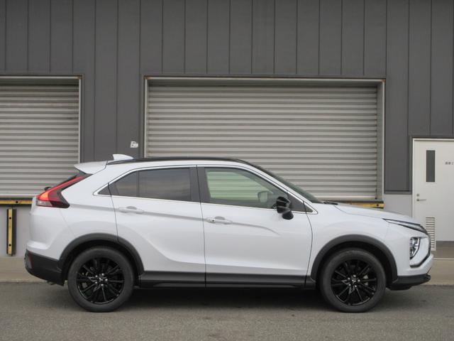 エクリプスクロス ブラックエディション　４ＷＤ　衝突被害軽減システム　ナビ　全方位カメラ　フルセグＴＶ　Ｂｌｕｅｔｏｏｔｈ　ＵＳＢ　レーダークルーズコントロール　電動リヤゲート　パワーシートヒーター　ステアリングヒーター　サンルーフ（13枚目）