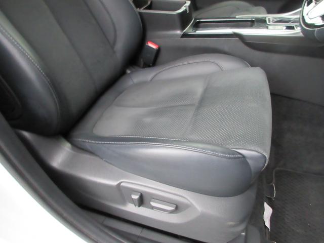 エクリプスクロス ブラックエディション　４ＷＤ　衝突被害軽減システム　ナビ　全方位カメラ　フルセグＴＶ　Ｂｌｕｅｔｏｏｔｈ　ＵＳＢ　レーダークルーズコントロール　電動リヤゲート　パワーシートヒーター　ステアリングヒーター　サンルーフ（26枚目）