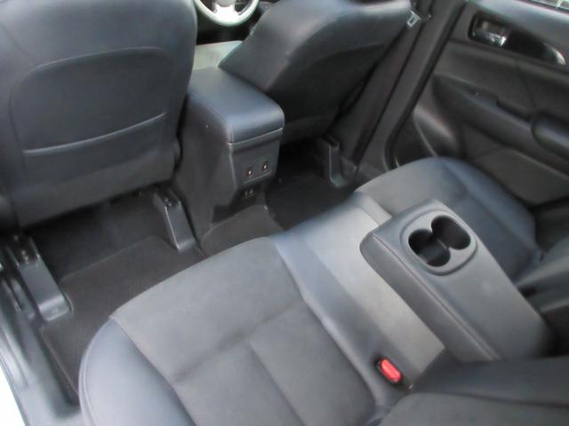 エクリプスクロス ブラックエディション　４ＷＤ　衝突被害軽減システム　ナビ　全方位カメラ　フルセグＴＶ　Ｂｌｕｅｔｏｏｔｈ　ＵＳＢ　レーダークルーズコントロール　電動リヤゲート　パワーシートヒーター　ステアリングヒーター　サンルーフ（32枚目）