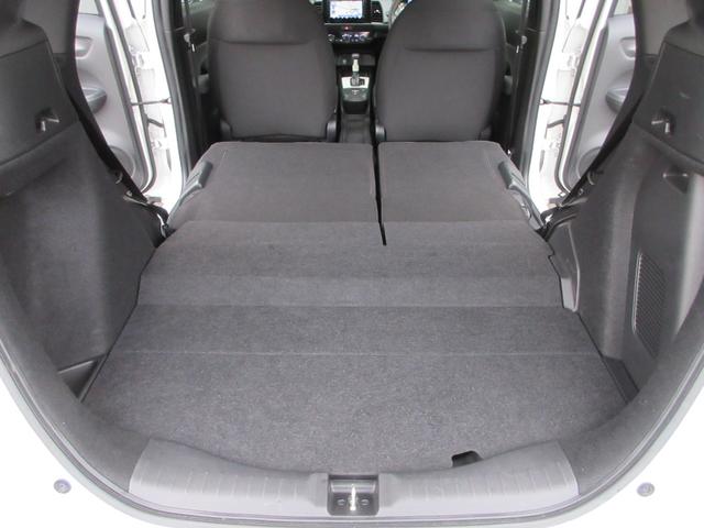 フィット ｅ：ＨＥＶベーシック　４ＷＤ　ＥＴＣ　バックカメラ　クリアランスソナー　ナビ　Ｂｌｕｅｔｏｏｔｈ　ＵＳＢ　レーダークルーズコントロール　衝突被害軽減システム　ＬＥＤヘッドライト　ワイパーデアイサー　ドライブレコーダー（18枚目）