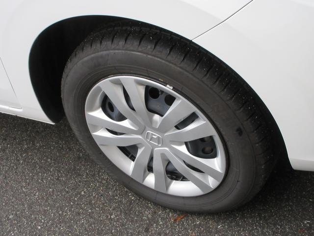 フィット ｅ：ＨＥＶベーシック　４ＷＤ　ＥＴＣ　バックカメラ　クリアランスソナー　ナビ　Ｂｌｕｅｔｏｏｔｈ　ＵＳＢ　レーダークルーズコントロール　衝突被害軽減システム　ＬＥＤヘッドライト　ワイパーデアイサー　ドライブレコーダー（20枚目）