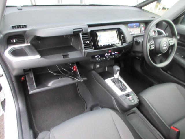 フィット ｅ：ＨＥＶベーシック　４ＷＤ　ＥＴＣ　バックカメラ　クリアランスソナー　ナビ　Ｂｌｕｅｔｏｏｔｈ　ＵＳＢ　レーダークルーズコントロール　衝突被害軽減システム　ＬＥＤヘッドライト　ワイパーデアイサー　ドライブレコーダー（21枚目）