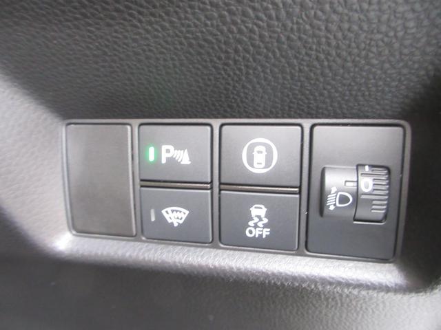 クリアランスソナー付きなので障害物をセンサーで感知し、ドライバーに衝突の危険を知らせてくれます☆