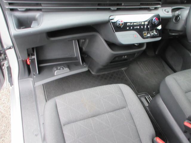 セレナ XV 4WD 衝突被害軽減システム バックカメラ ナビ フルセグTV Bluetooth USB プロパイロット ETC シートヒーター ハンズフリースライドドア LEDヘッドライト ステアリングヒーター(22枚目)