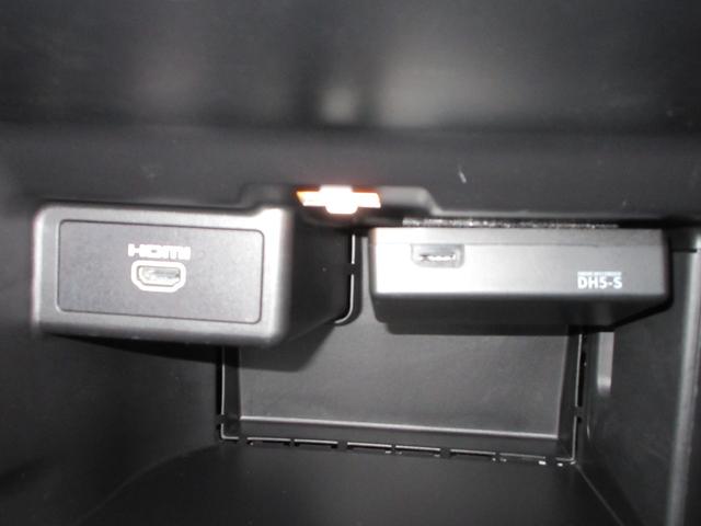 リーフ ｅ＋　Ｇ　ナビ　全方位カメラ　パーキングアシスト　フルセグＴＶ　Ｂｌｕｅｔｏｏｔｈ　ＵＳＢ　革シートヒーター　衝突被害軽減システム　プロパイロット　ＥＴＣ２．０　ドライブレコーダー　ブラインドスポットモニター（12枚目）